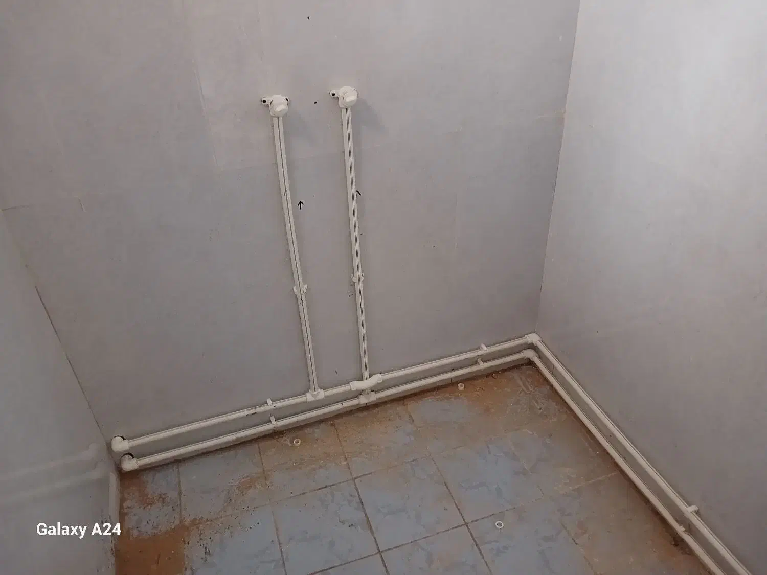 لوله کشی آب و فاضلاب و برق کاری ساختمان رستمی|خدمات پیشه و مهارت|سراب, |دیوار