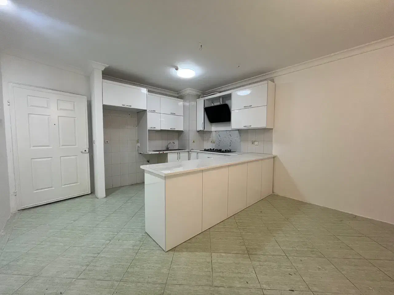 ۲خواب ۷۵متری/وام دار-خوش نقشه/رسالت جنوبی|فروش آپارتمان|بندرعباس, |دیوار