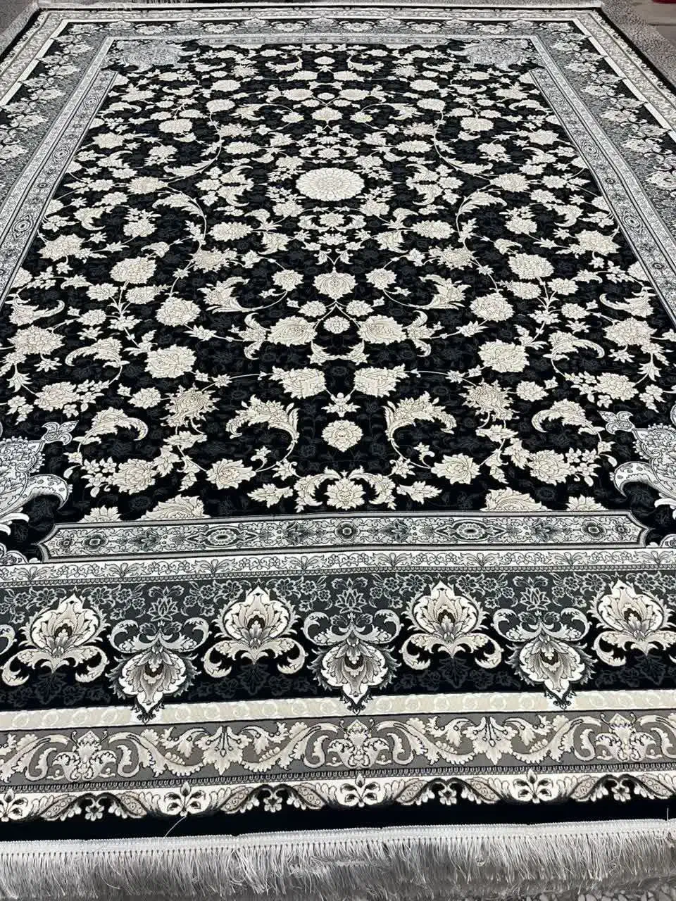 فرش استوک و تخفیفی زیر قیمت بازار ۷۰۰ و ۱۲۰۰ شانه|فرش|تهران, یافتآباد|دیوار