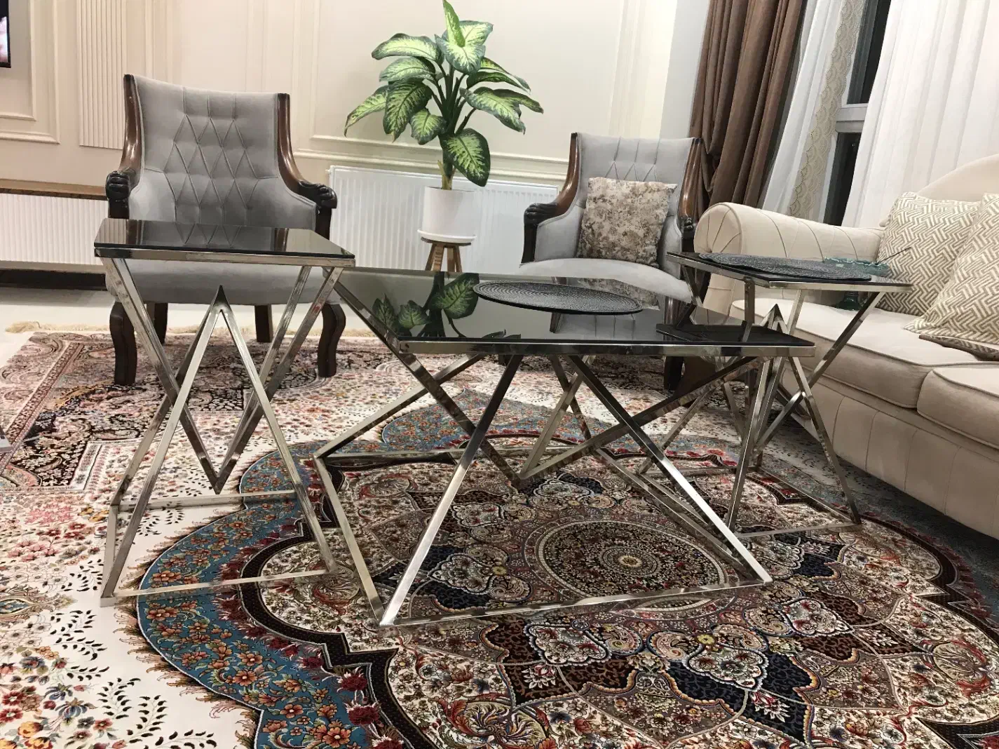 میز جلو مبلی و دو عدد عسلی فلزی رنگ ثابت|مبلمان خانگی و میز عسلی|مشهد, هفت تیر (نه دره)|دیوار