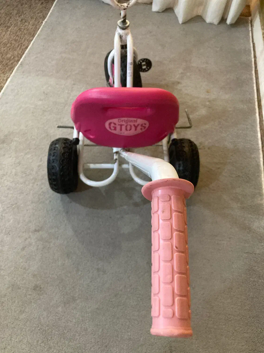 سه چرخه|اسباببازی بچه|رشت, باهنر|دیوار