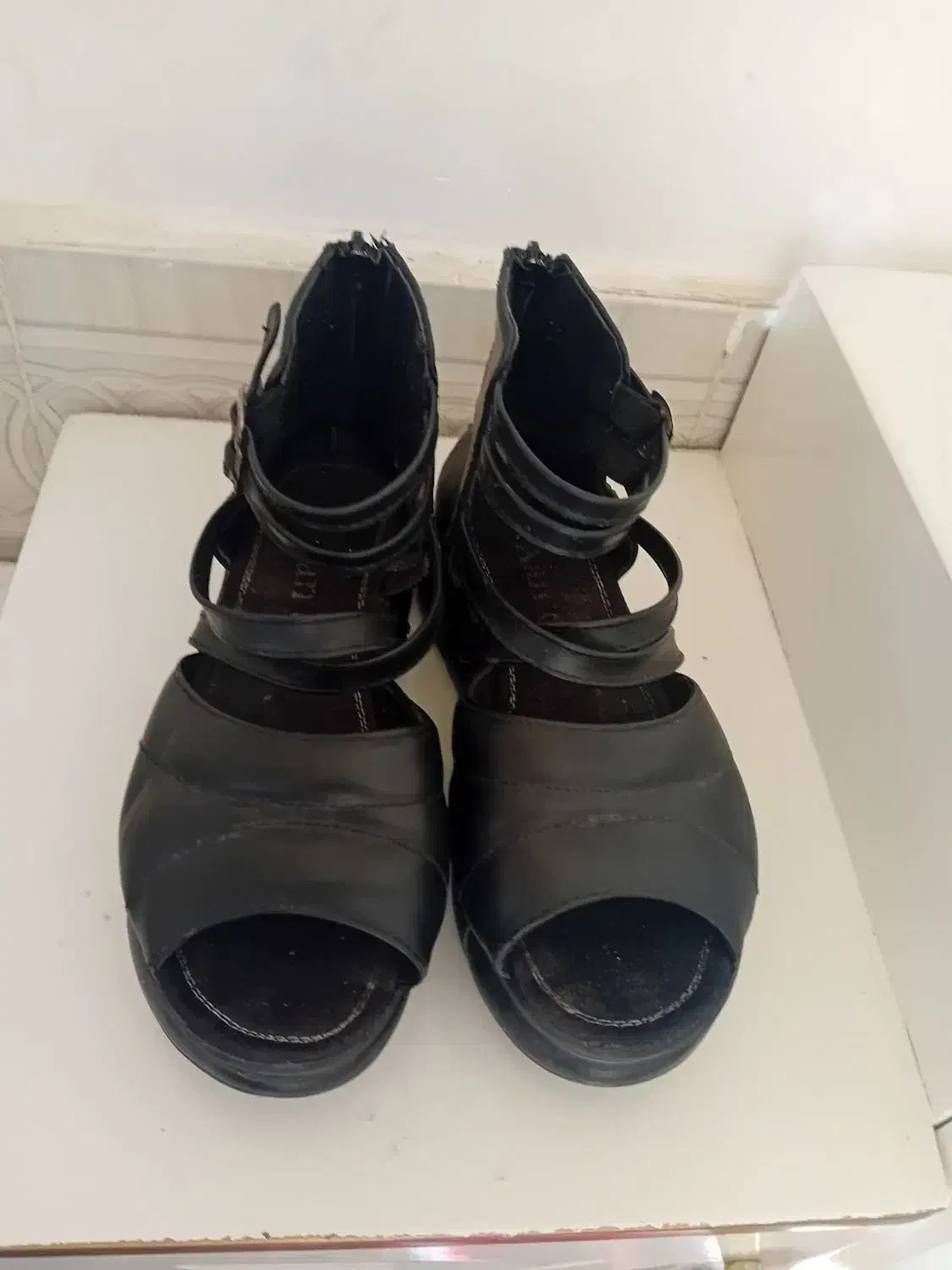 کفش|کیف، کفش، کمربند|بروجرد, |دیوار