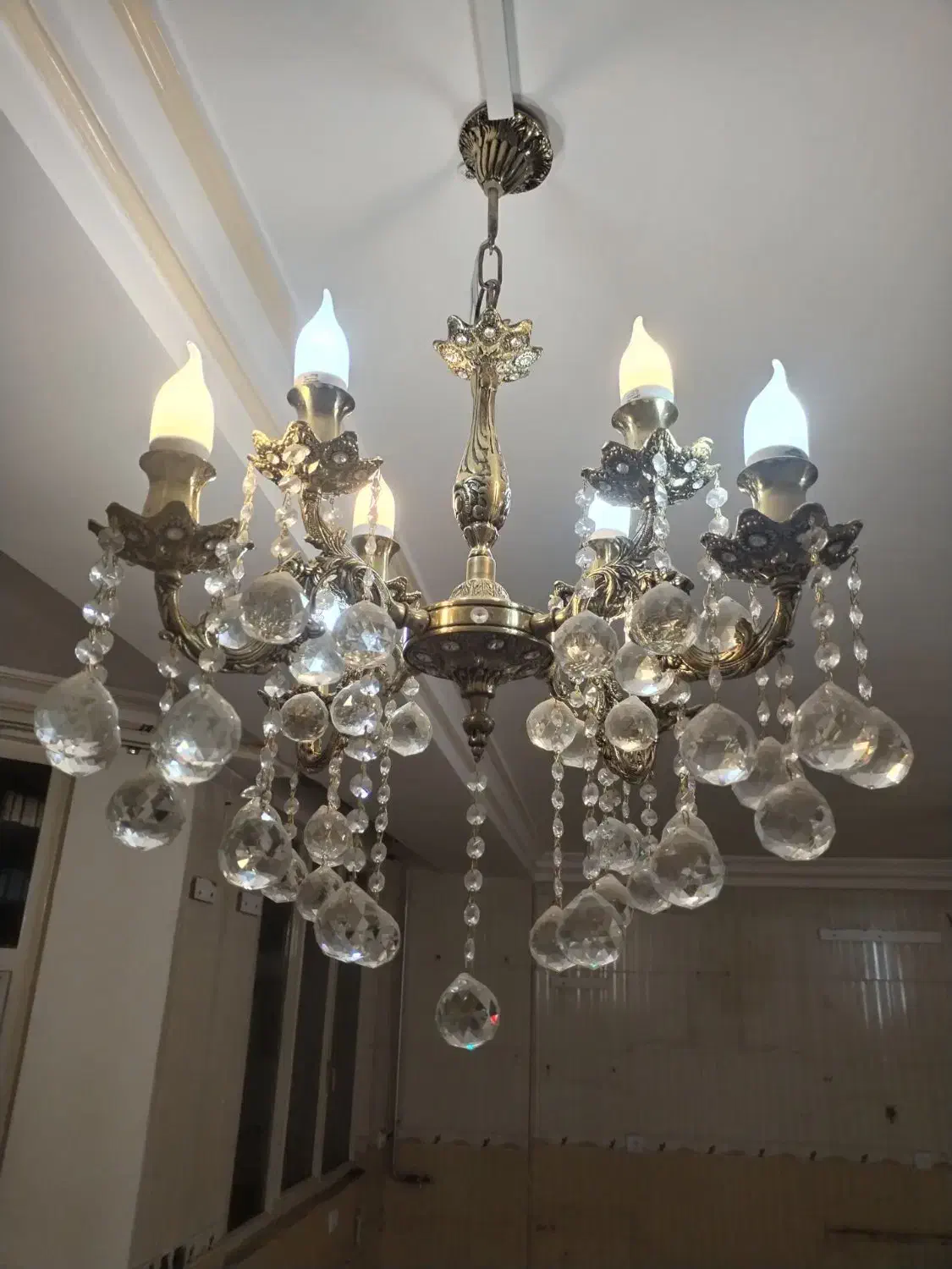 لوستر برنزی|لوستر و چراغ آویز|میانه, |دیوار