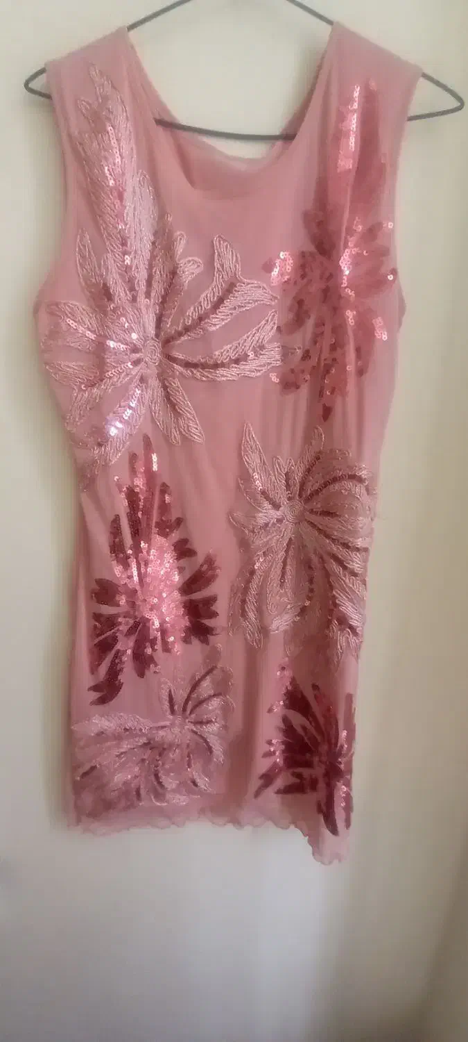 چند دست لباس مجلسی|لباس|آباده, |دیوار