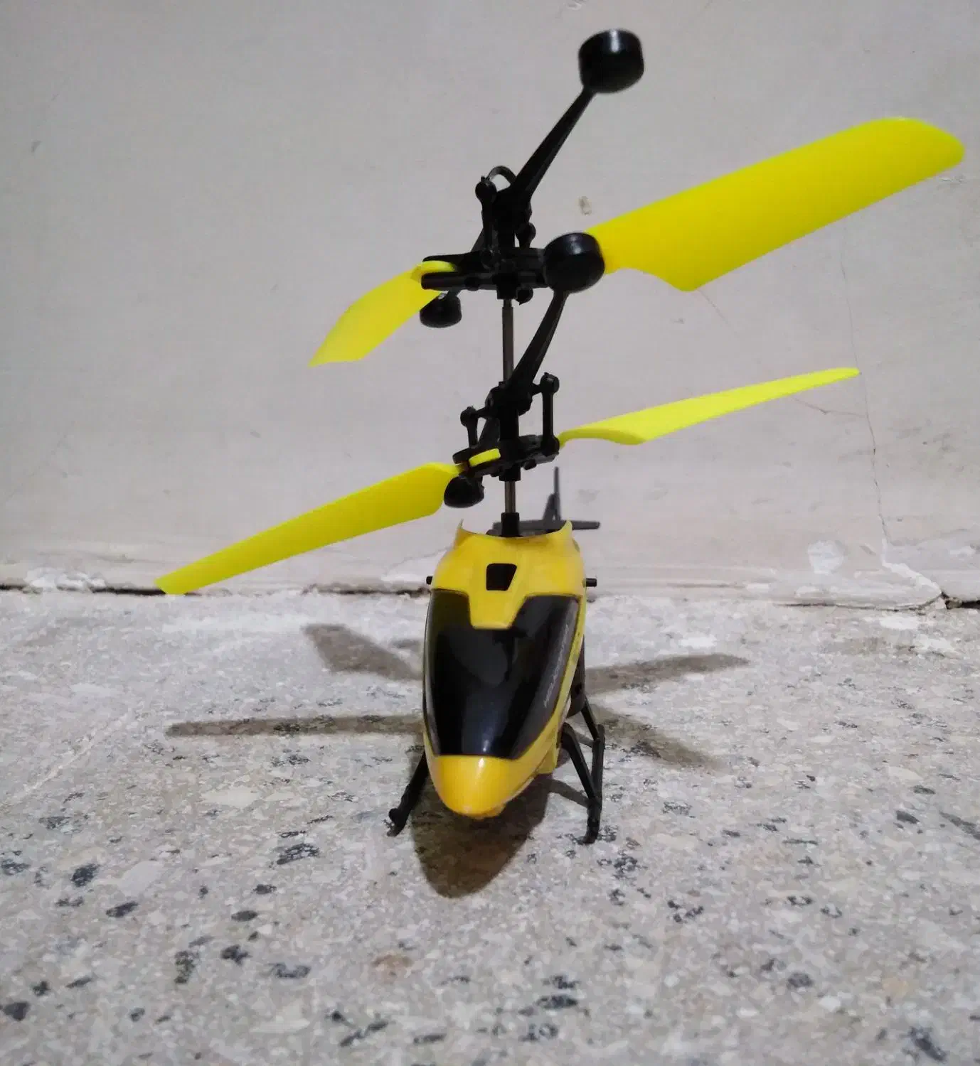 هلیکوپتر سنسوری|اسباب‌‌بازی|بروجرد, |دیوار