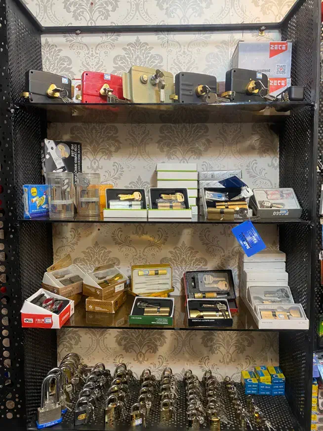 کلید سازی سیار شیراز کلیدساز بازکردن قفل ریموت|خدمات پیشه و مهارت|شیراز, قدوسی شرقی|دیوار