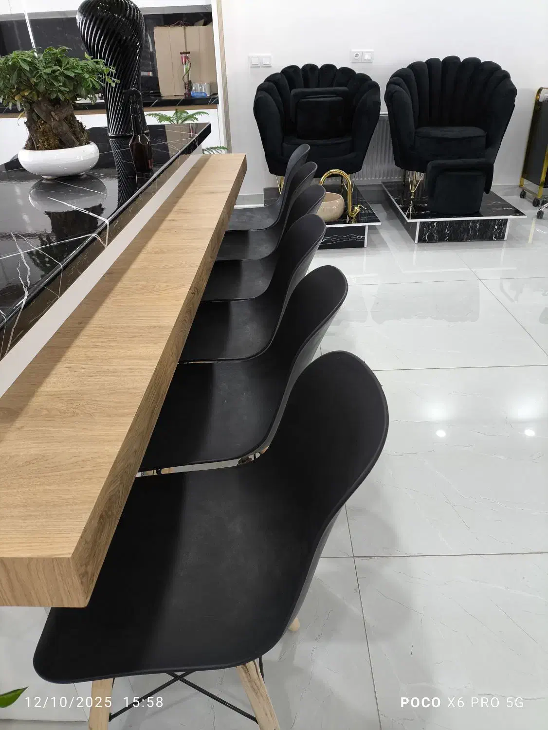 میز صندلی کافه|کافی‌شاپ و رستوران|کبودرآهنگ, |دیوار