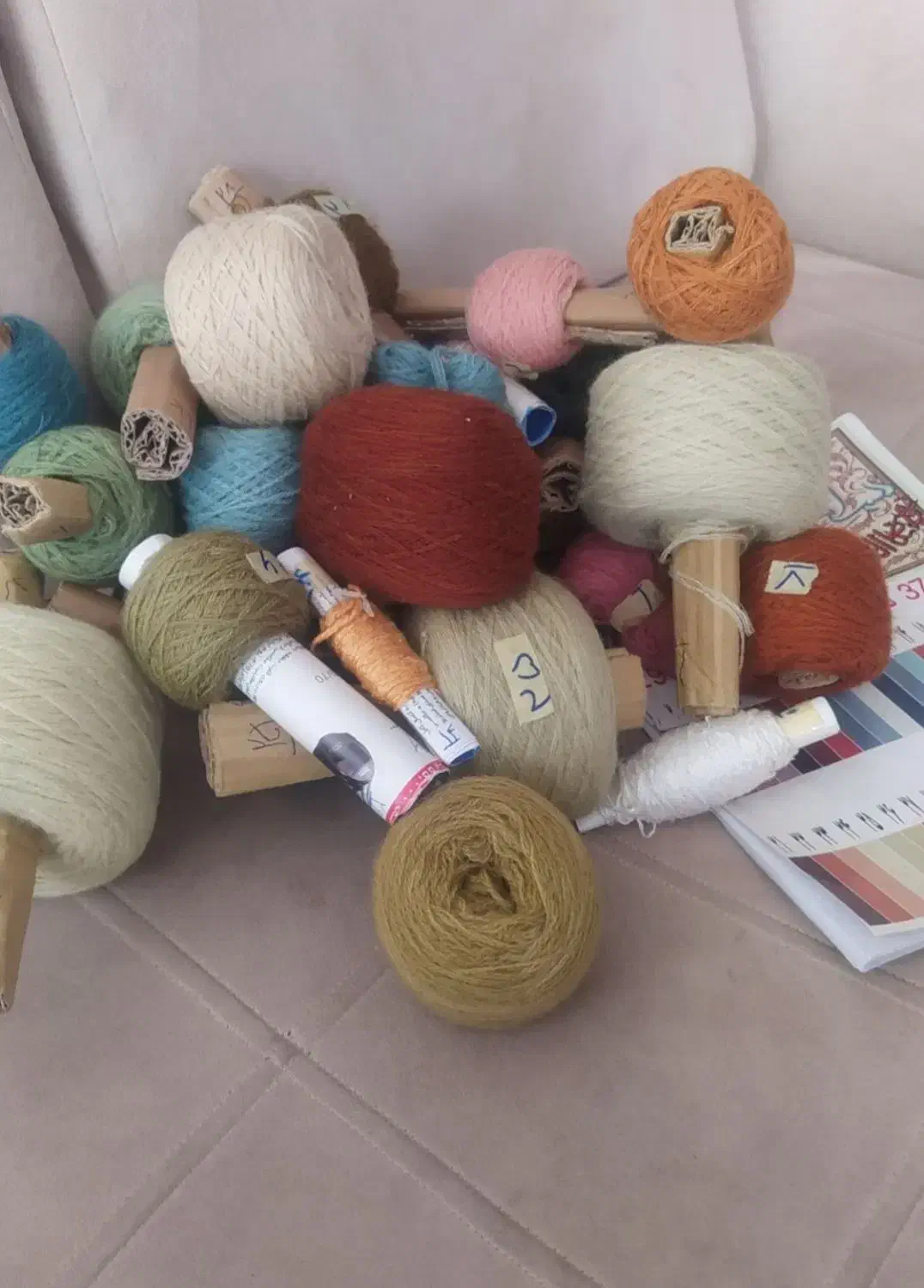 نخ و نقشه وان یکاد|لوازم خیاطی و بافتنی|الیگودرز, |دیوار