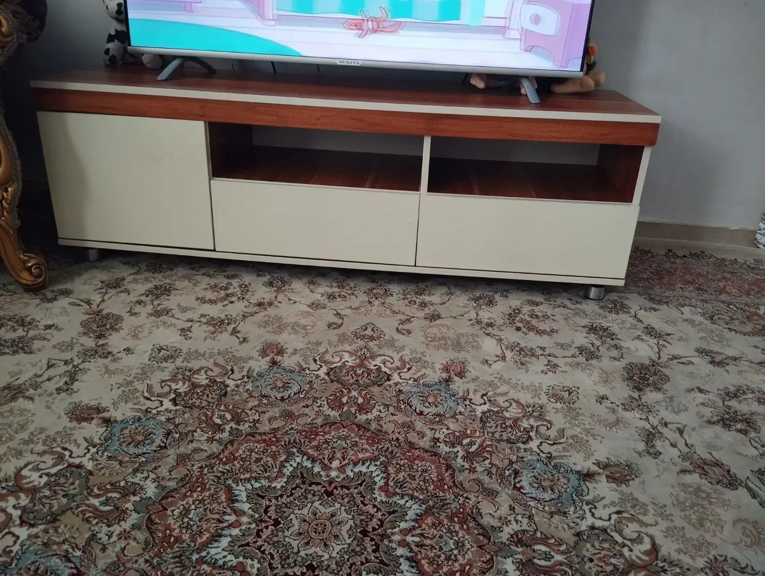 میز تلویزیون|میز تلویزیون|رباط‌کریم, مسکن مهر آبشناسان|دیوار