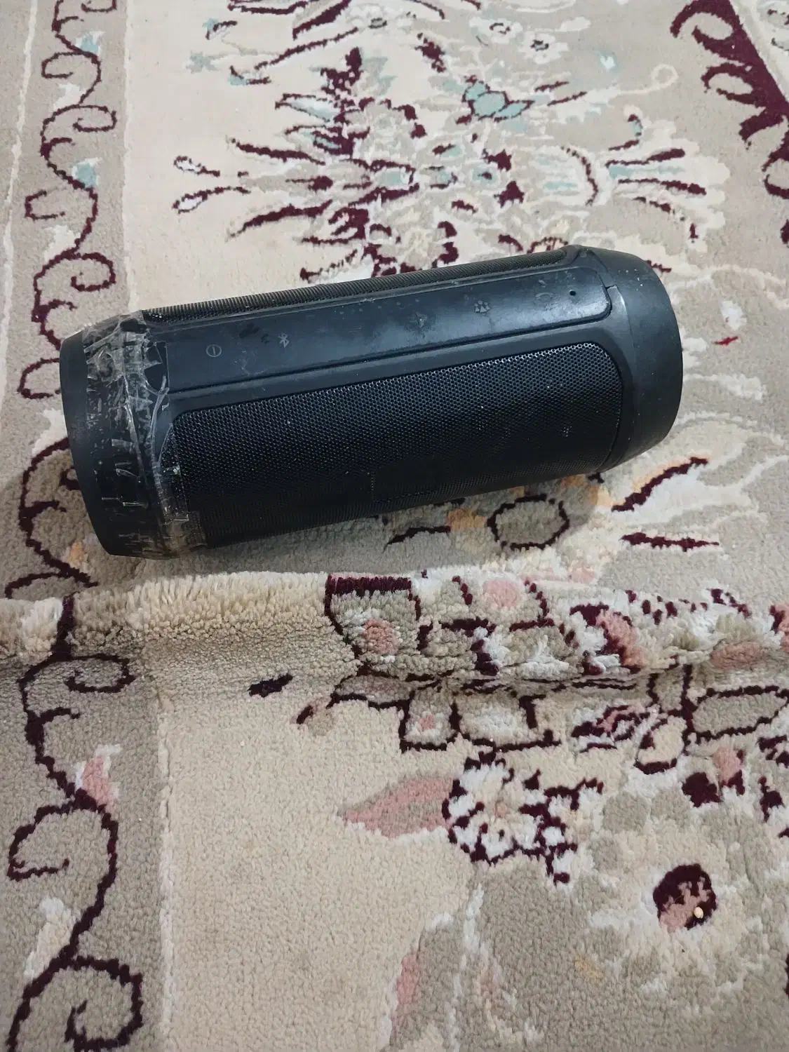 اسپیکر سالم فقط یه خورده چسب خورده بغلش ولی سالمه|سیستم صوتی خانگی|خمین, |دیوار