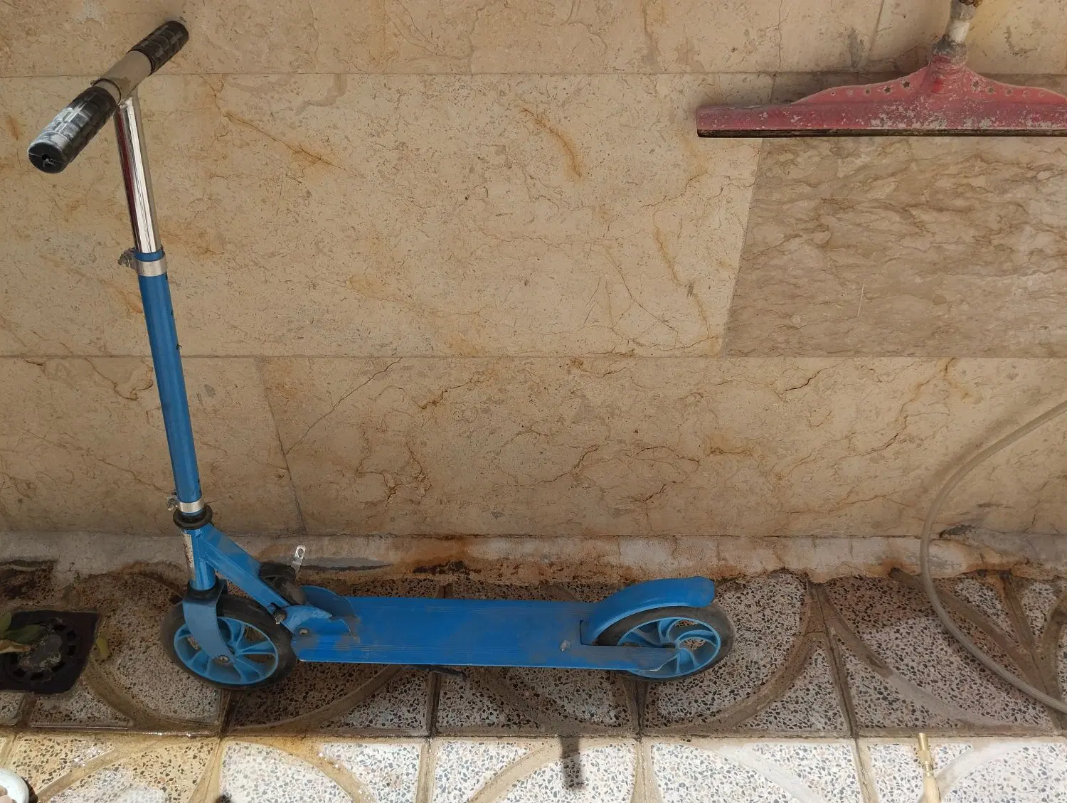 اسکوتر|دوچرخه، اسکیت، اسکوتر|آفتاب, |دیوار