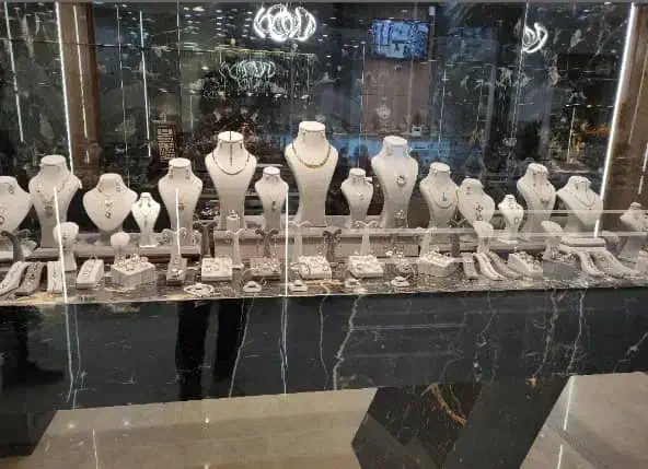 دکور طلا فروشی ویترین طلا ،مانکن طلا،جعبه طلا|فروشگاه و مغازه|ورامین, ورامین|دیوار