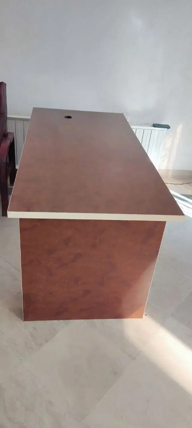 میز اداری جنس MDF هایگلاس|مبلمان اداری|گرگان, |دیوار