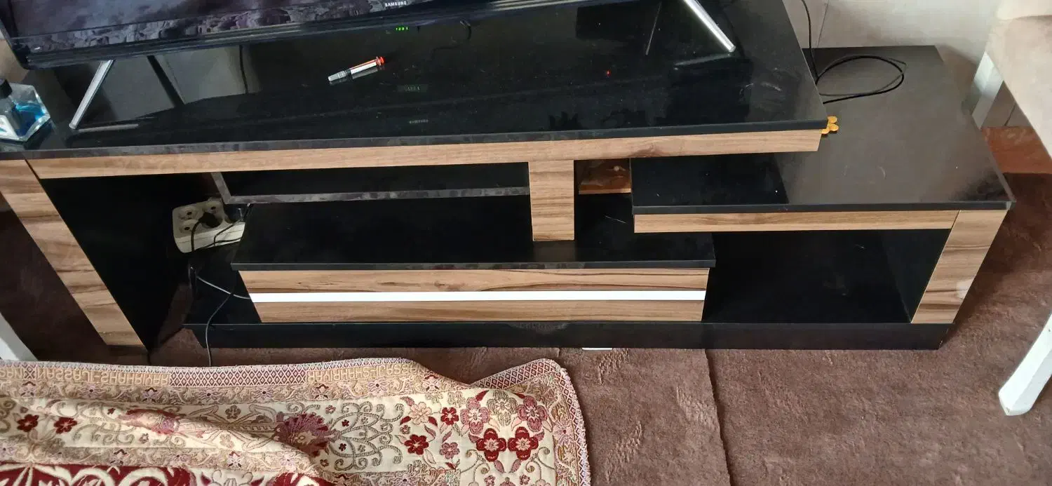 تعدادی لوازم منزل میز تی وی|میز تلویزیون|مرند, |دیوار