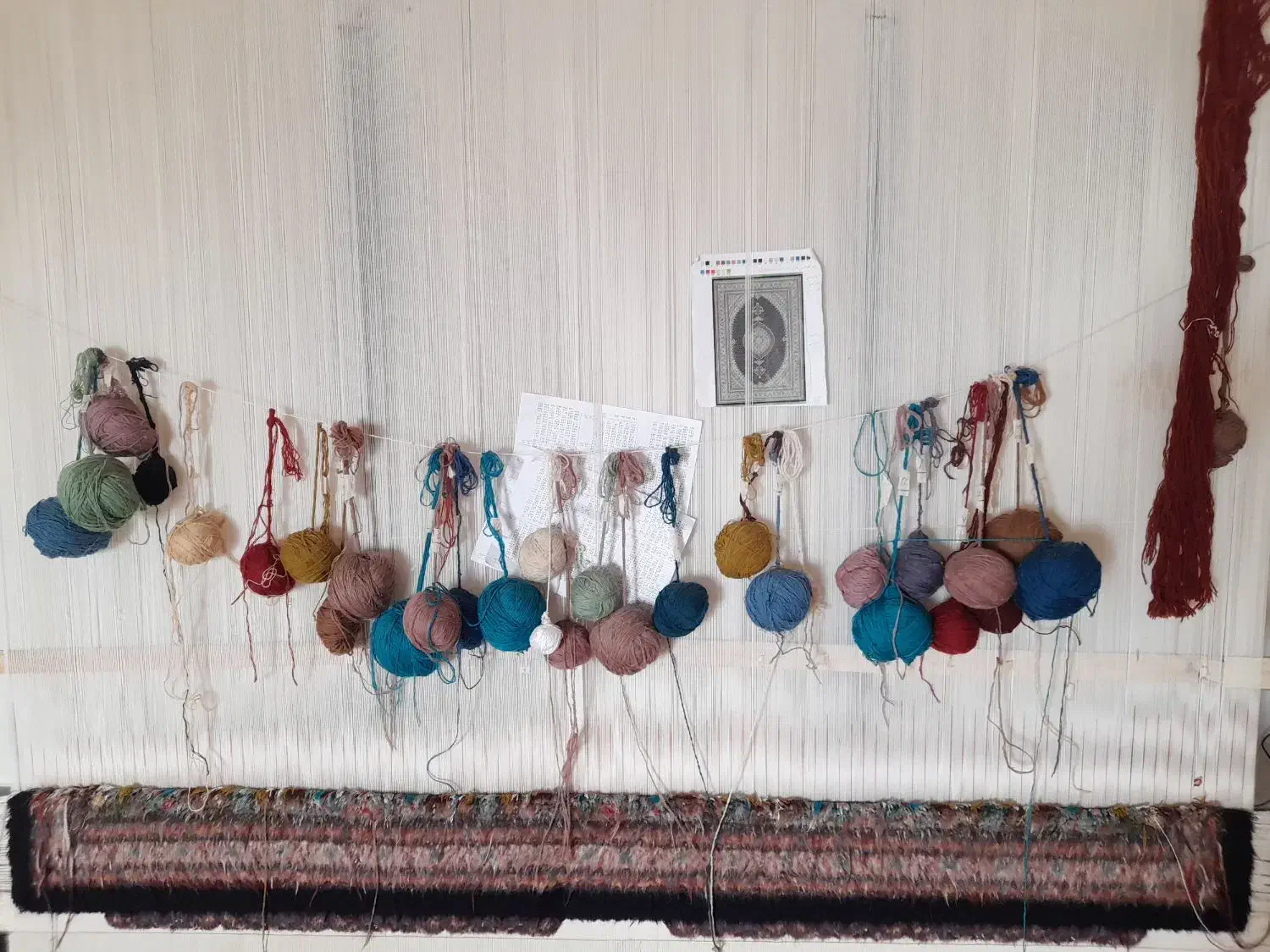 فرش دستباف نیمه کاره|فرش|هیر, |دیوار