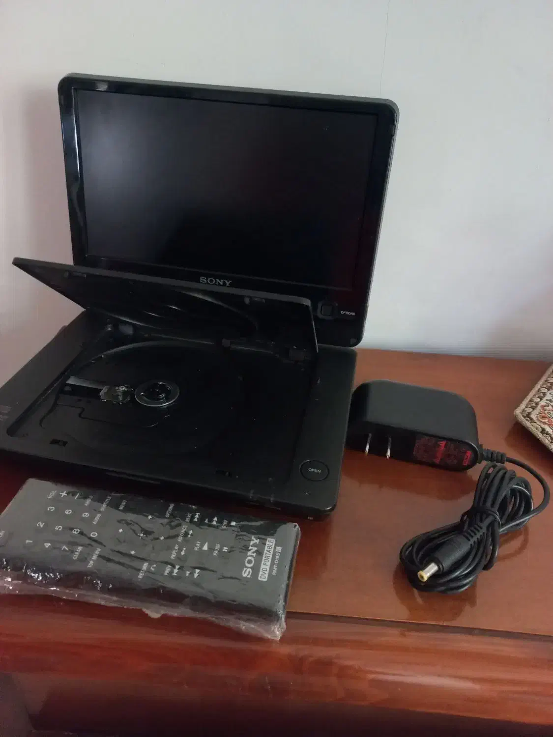 CD Player|پخشکننده DVD و ویدیو|پرند, فاز ۲|دیوار