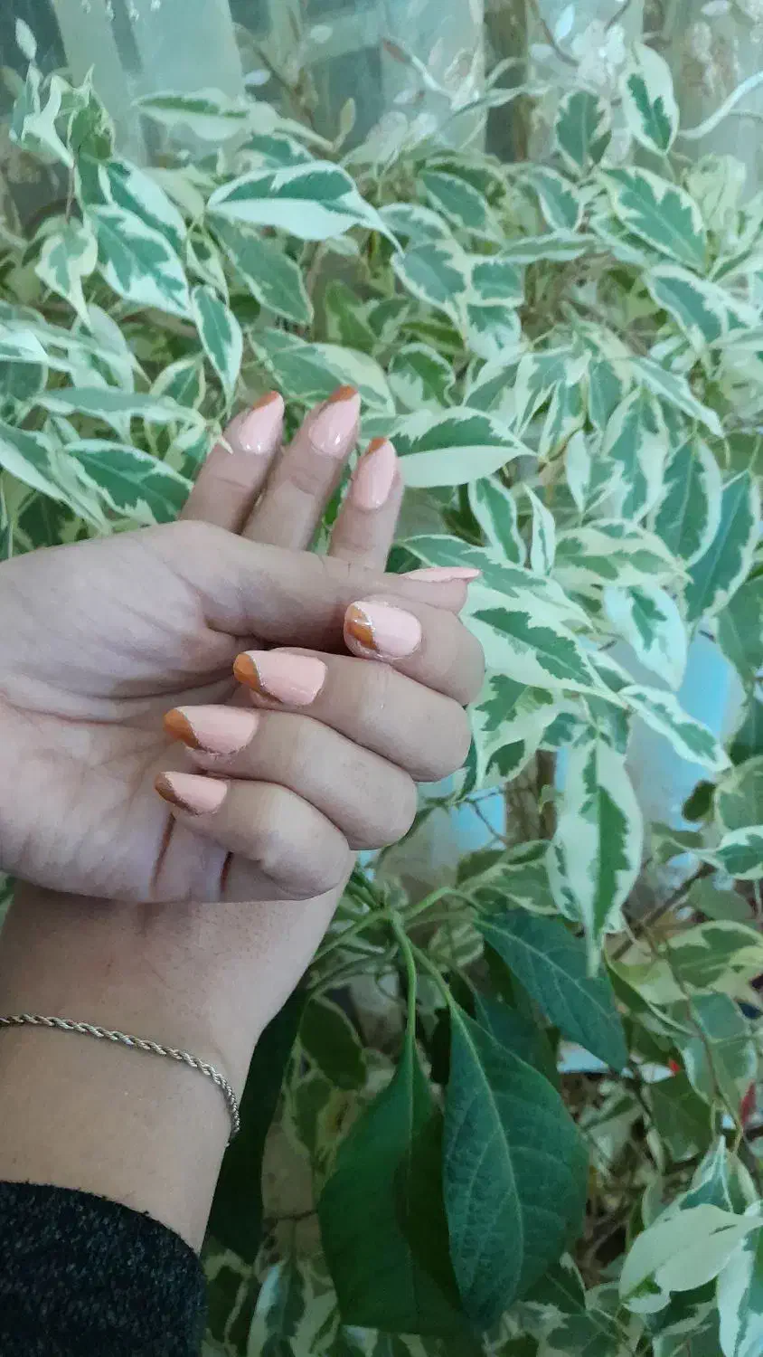 خدمات کاشت ناخن|خدمات آرایشگری و زیبایی|شازند, |دیوار