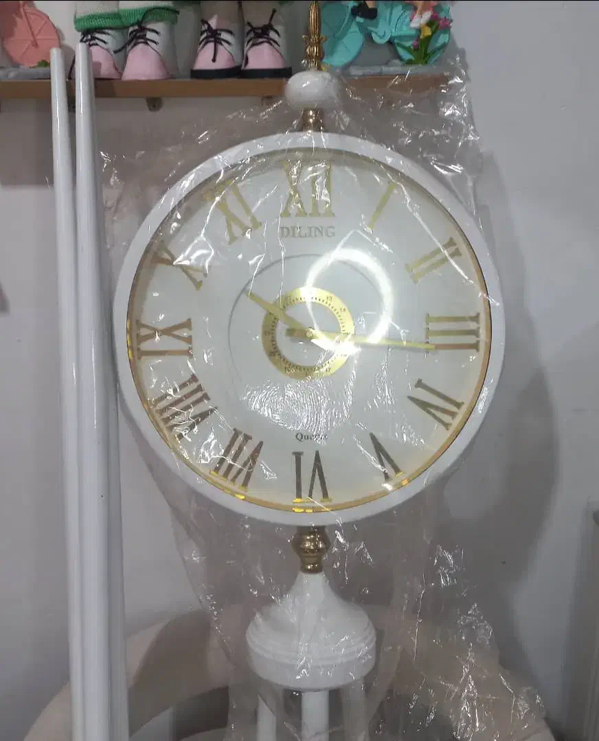 ساعت سه پایه سفید|ساعت دیواری و تزئینی|بم, |دیوار