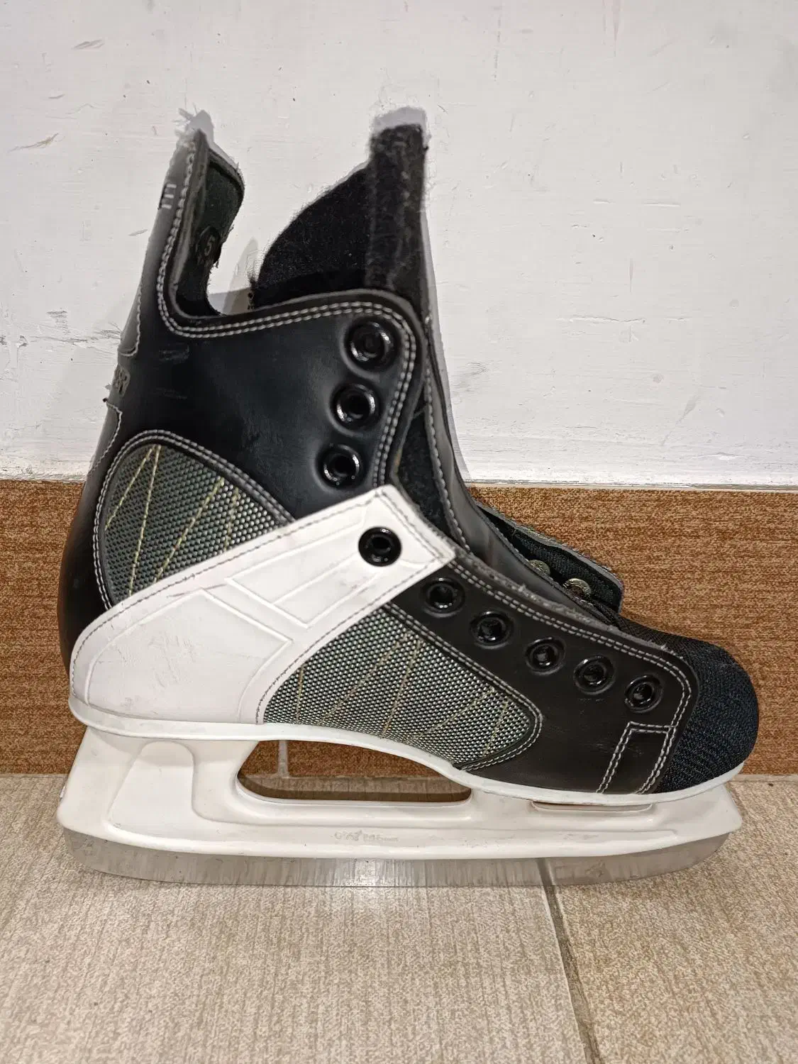 کفش اسکیت روی یخ|دوچرخه، اسکیت، اسکوتر|بروجرد, |دیوار