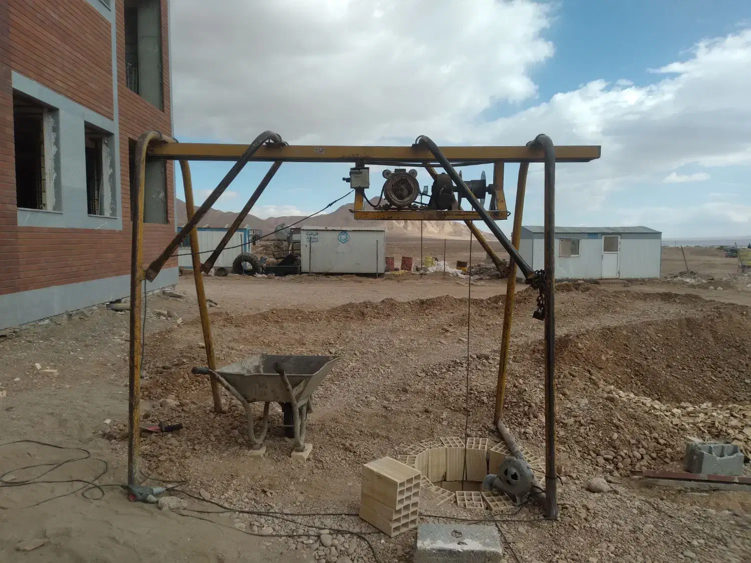 چاه کن|خدمات پیشه و مهارت|شاهرود, |دیوار