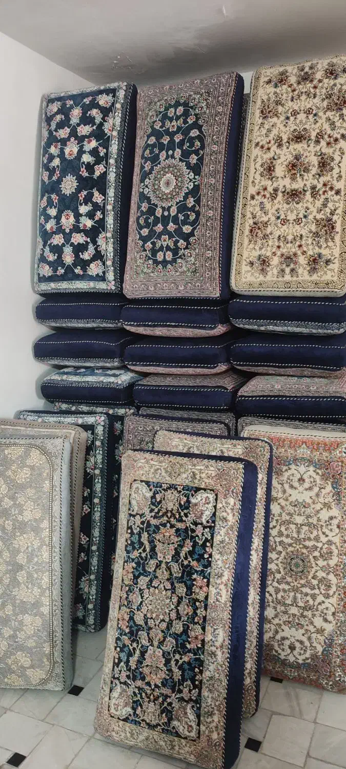 طرح سوگل|پشتی|قم, چهل درخت‎|دیوار