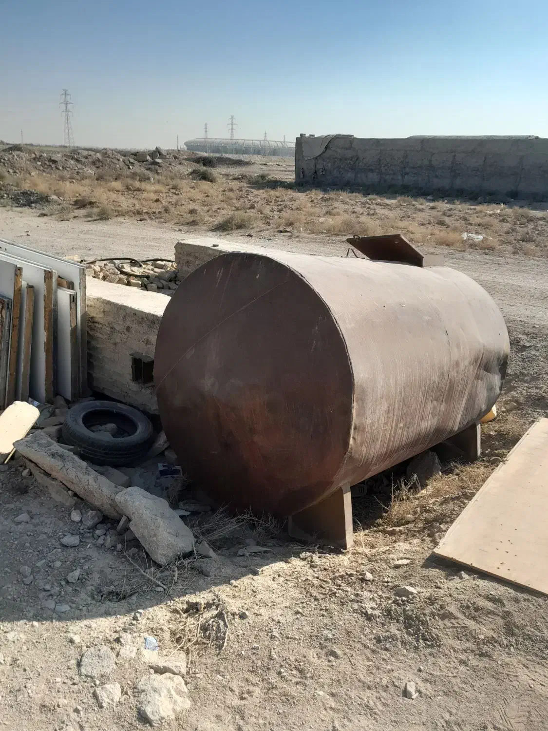 تانک فلزی مخزن گازوئیل و...|مصالح و تجهیزات ساختمان|برخوار, |دیوار