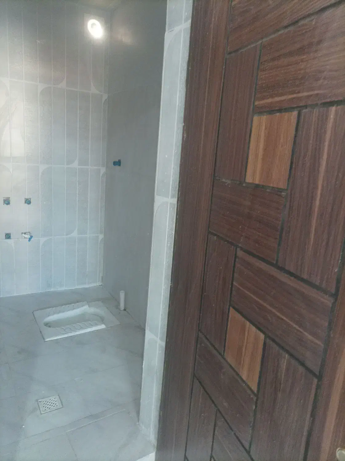 سوییت کوچک یک خواب مناسب برای مطب و آرایشگاه و...|اجارهٔ دفتر کار، اتاق اداری، مطب|بافت, |دیوار