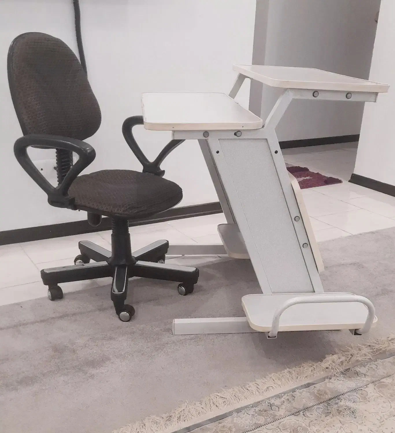 میز تحریر با صندلی|میز تحریر و کامپیوتر|پردیس, فاز ۱۱|دیوار