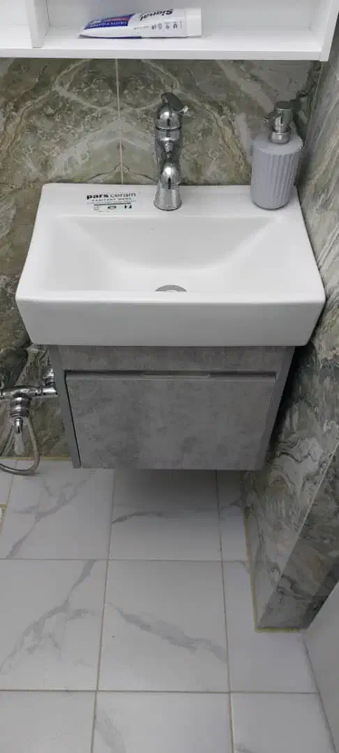 روشویی سرامیکی همراه با کابینت سایز ۳۰در۴۵|لوازم سرویس بهداشتی|اصفهان, بهارستان (مخابرات)|دیوار