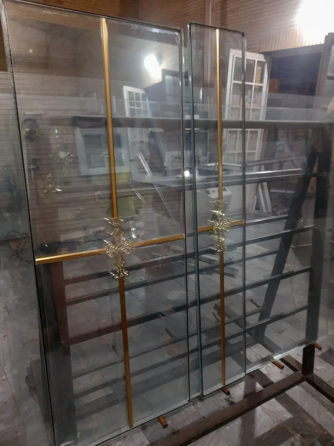 شیشه بری و آینه|مصالح و تجهیزات ساختمان|گلبهار, شهر جدید گلبهار|دیوار