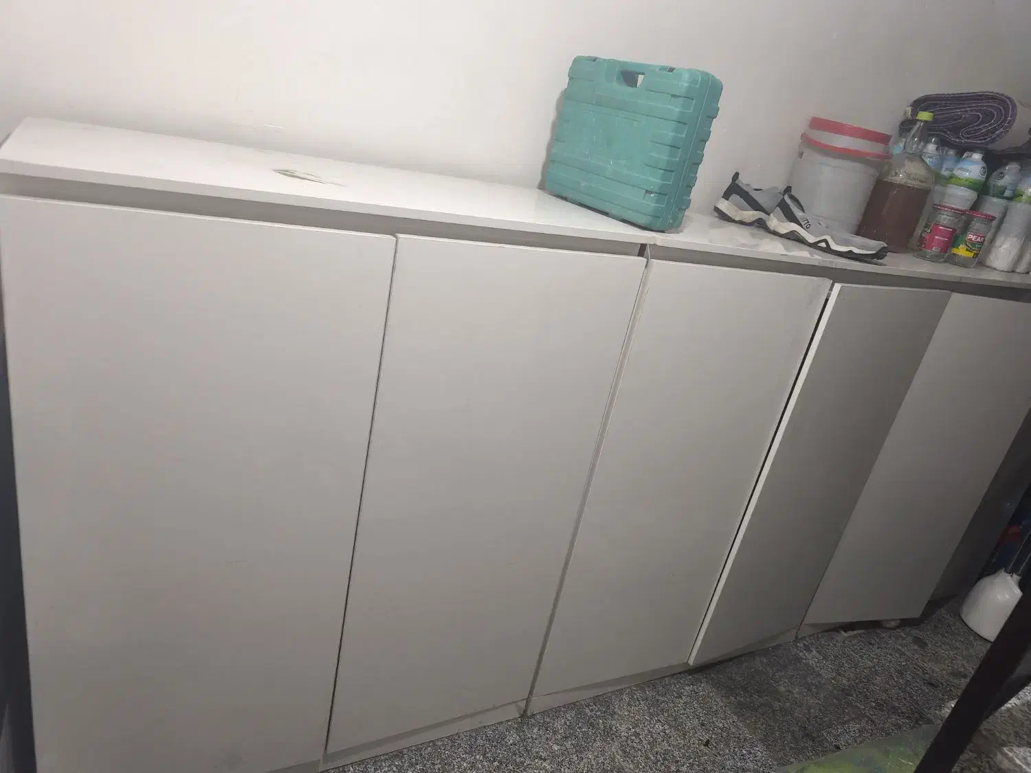 سه عدد جاکفشی  کمدی|جاکفشی، کمد، دراور|اندیشه, اندیشه فاز ۴|دیوار