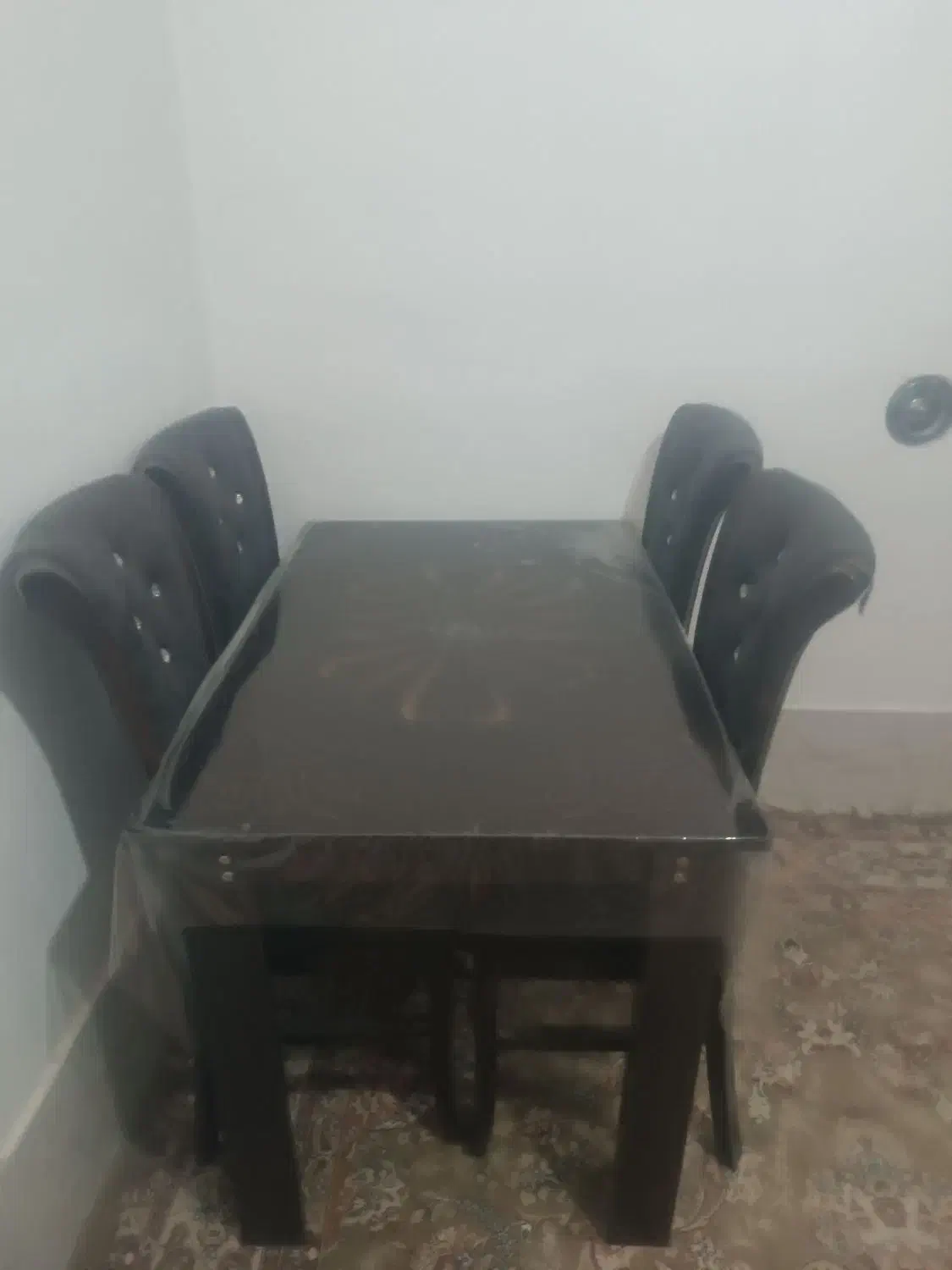 میز ناهار خوری 4 نفره|میز و صندلی غذاخوری|شیراز, کوشک میدان|دیوار