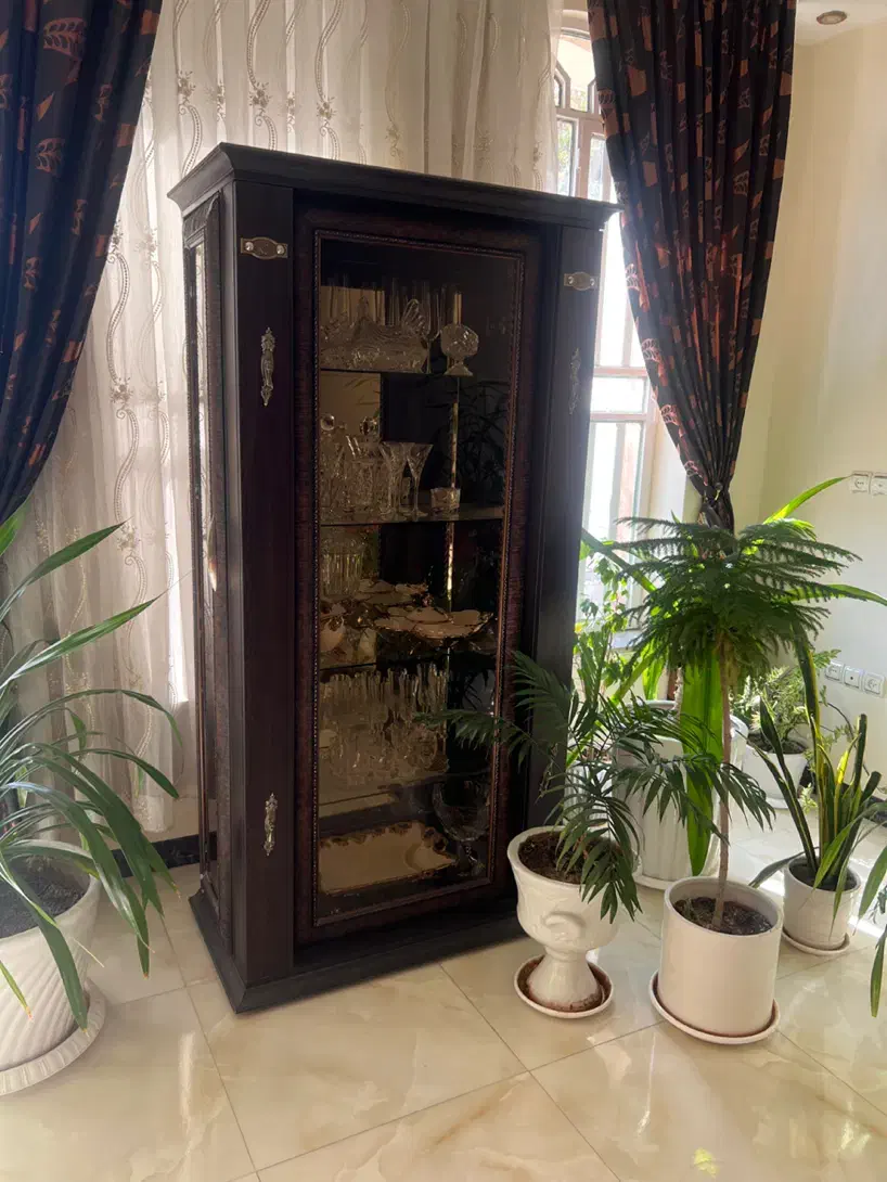 بوفه درحد با متریال و شیشه عالی دودی|بوفه، ویترین، کنسول|شیراز, شهرک آرین|دیوار