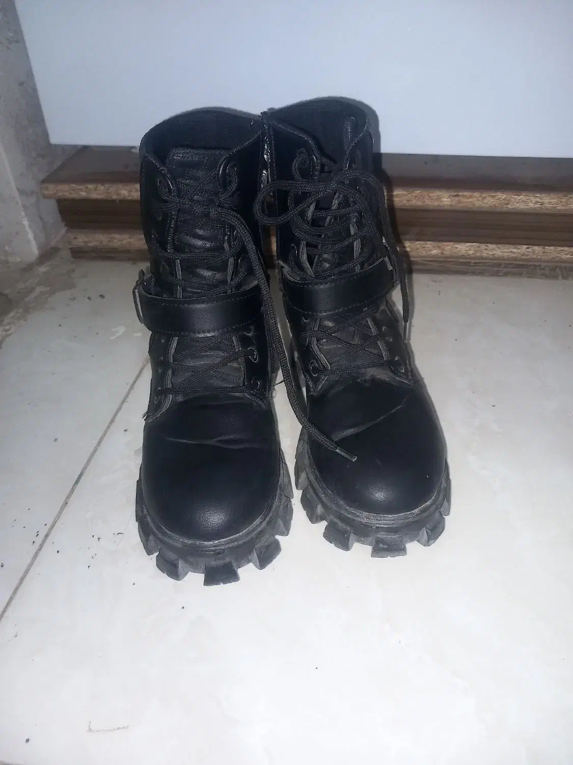 کفش|کیف، کفش، کمربند|سبزوار, غرب نیروگاه|دیوار