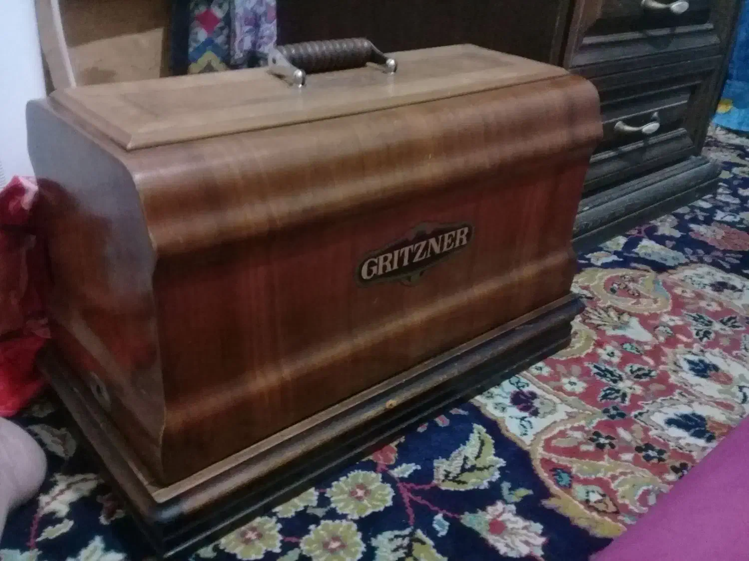 چرخ خیاطی قدیمی انتیک|کلکسیون اشیاء عتیقه|تهران, پرستار|دیوار