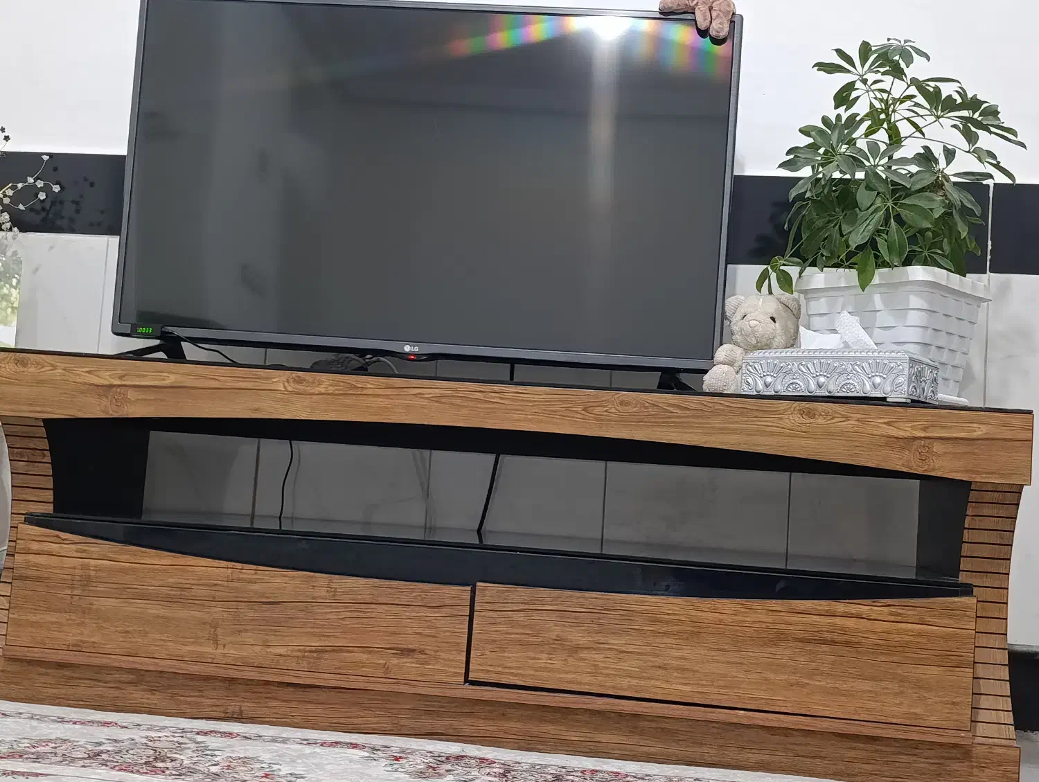 میز تلویزیون در حد صفر|میز تلویزیون|مهاباد (آذربایجان غربی), |دیوار