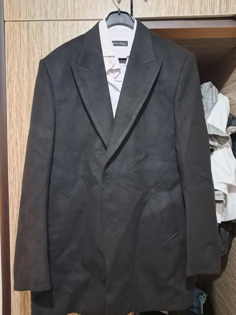 اور کت|لباس|رشت, کوی جام جم|دیوار