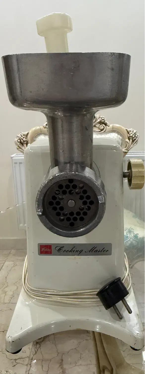 چرخ گوشت ایرانی برند توشیبا قدیمی ۱۰۰۰ وات|سایر لوازم برقی|تهران, تهراننو|دیوار