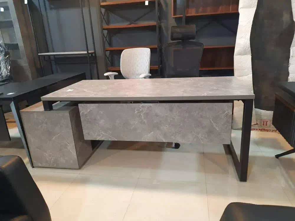 قصر چوب میز مدیریت پایه فلزی ال دار|دفتر کار|قم, کلهری|دیوار