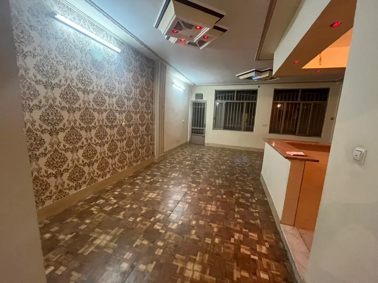 اجاره طبقه همکف خیابان رازی نبش چهارراه  علمدار|اجارهٔ آپارتمان|سبزوار, همت|دیوار