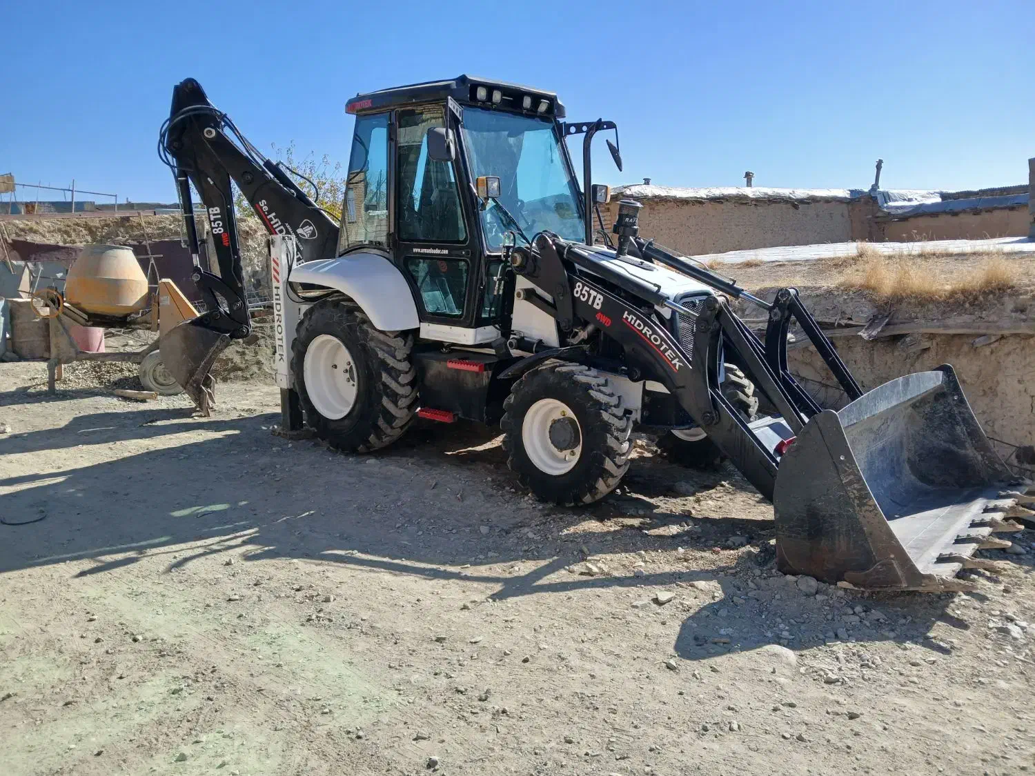 بیل بکهو هیدوروتک|خودرو سنگین|کرمانشاه, |دیوار