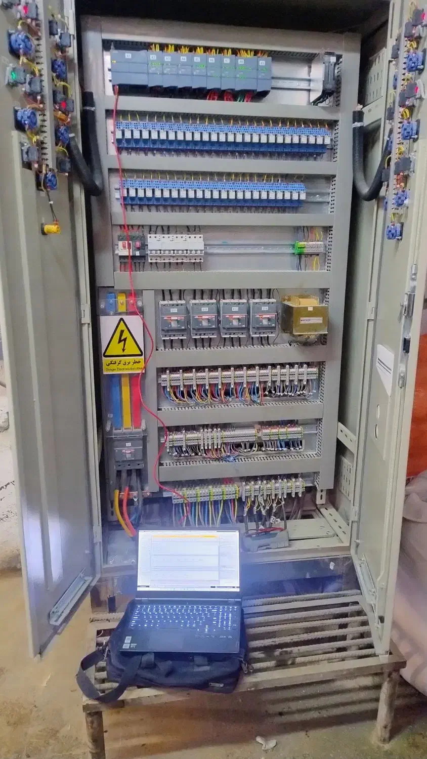 برقکار طراحی ساخت و  مونتاژ تابلو و برنامه نویسی|خدمات پیشه و مهارت|ارومیه, |دیوار