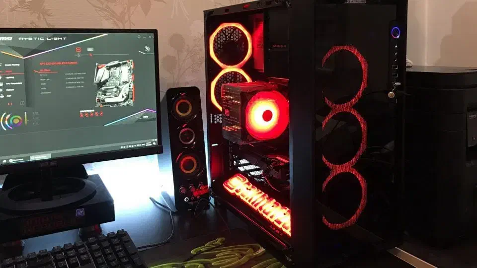 کیس گیمینگ ( بازی ، رندرینگ ، طراحی و )نقد و اقساط|رایانه رومیزی|شیراز, عفیفآباد|دیوار