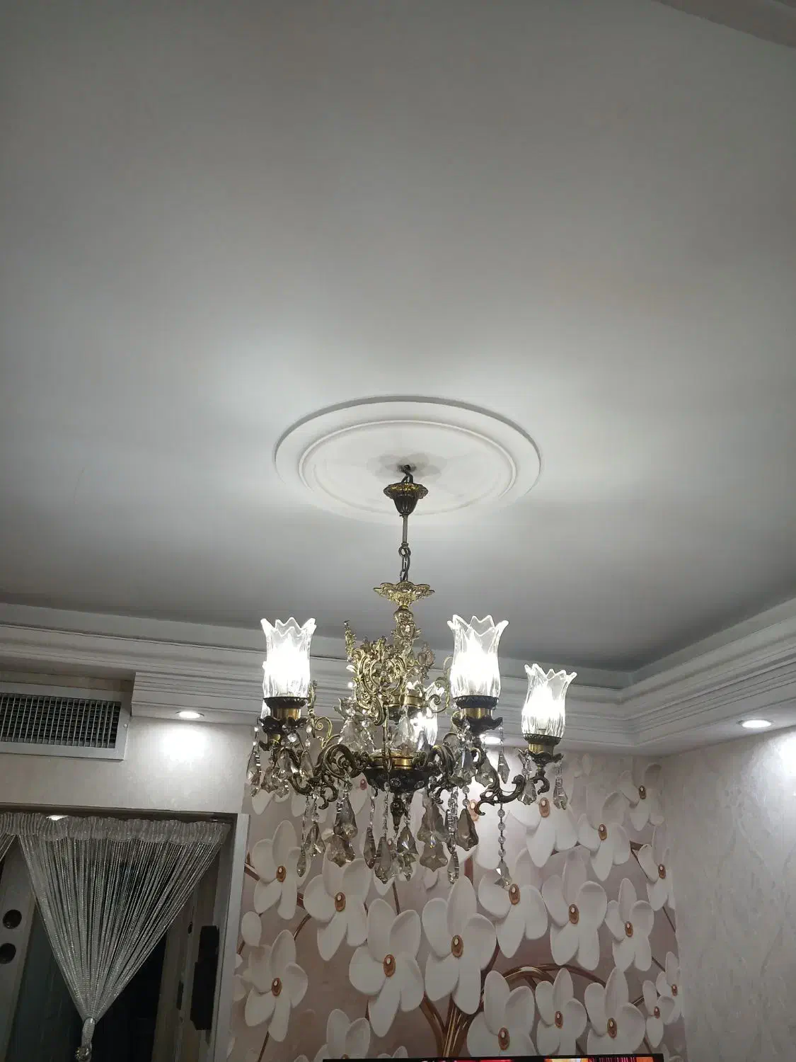 لوستر برنز ۶ شعله|لوستر و چراغ آویز|تهران, آهنگران (سراسیاب دولاب)|دیوار