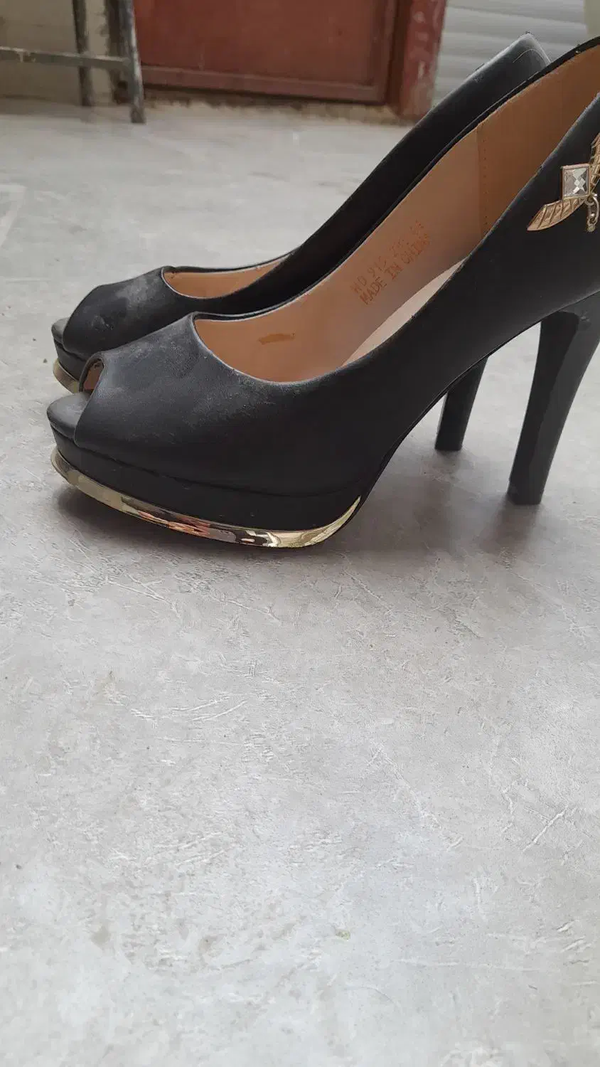 کفش مجلسی|کیف، کفش، کمربند|جوانرود, |دیوار