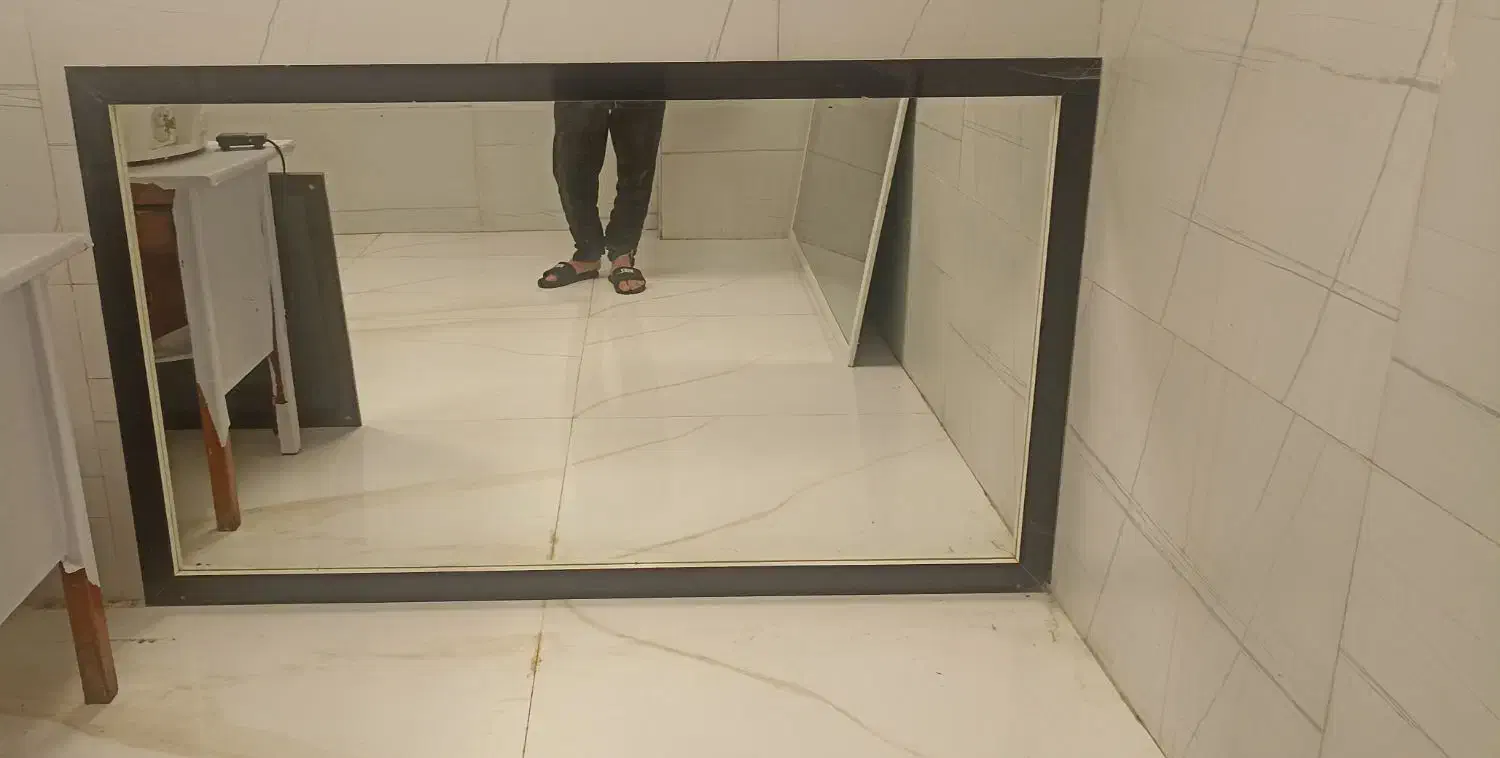 دو عدد آینه قدی|آینه|ایلام, |دیوار