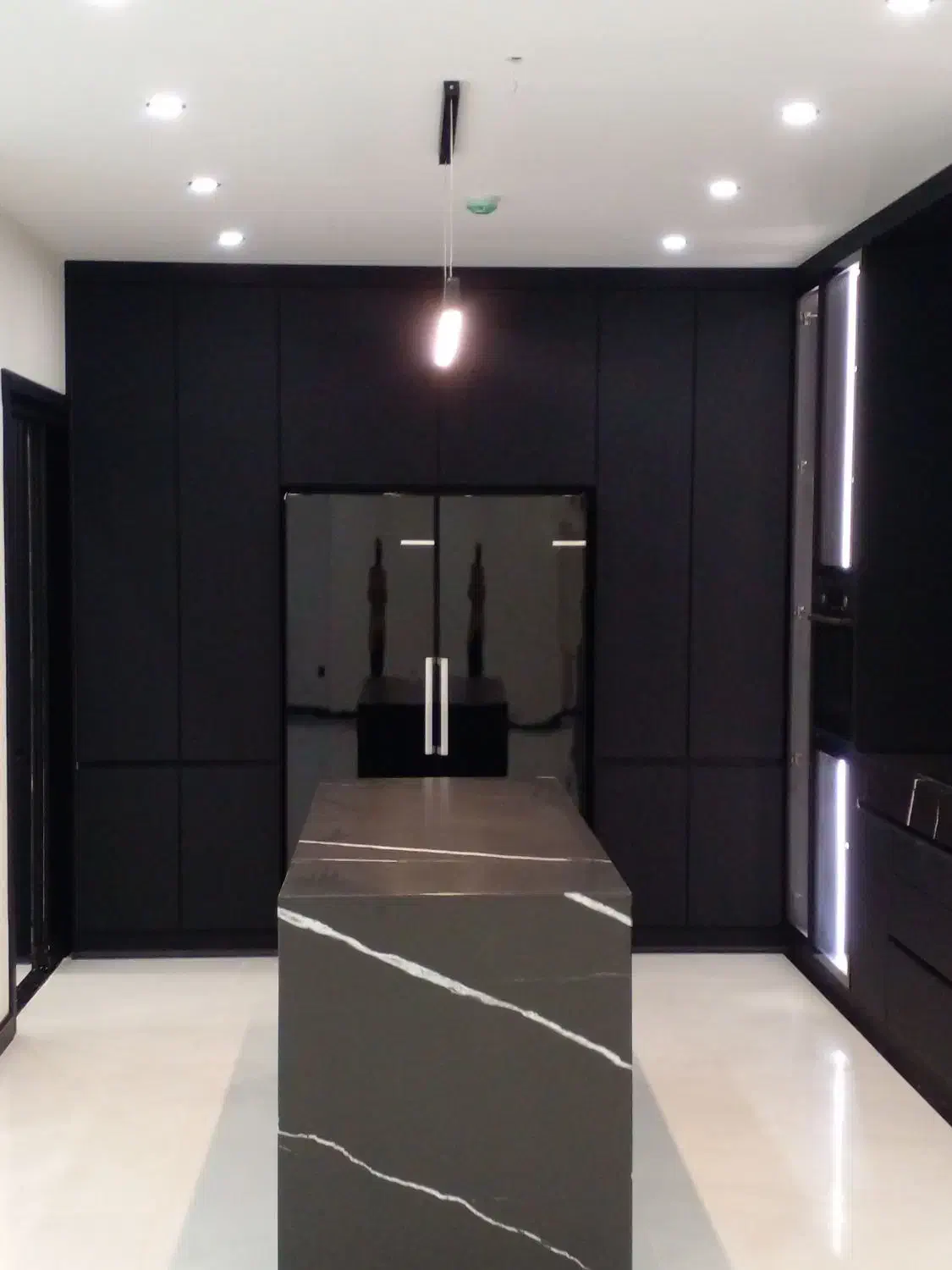 اجاره .مغاژه فوق بزرگ.در میدان صیقلان.1500 متر|اجارهٔ مغازه و غرفه|رشت, سعدی (تختی)|دیوار