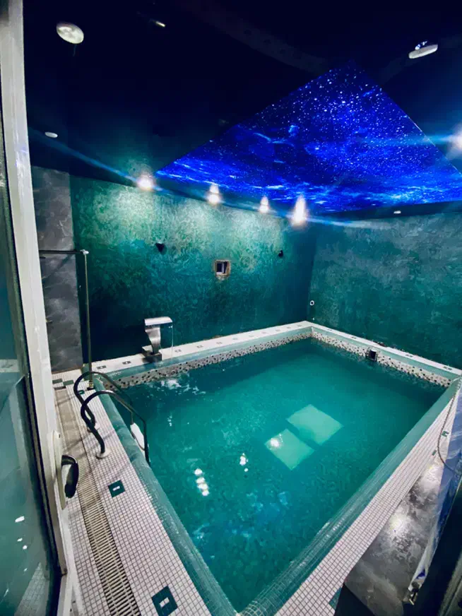 ویلا تمیز‌جنگلی دربست‌و استخرآب گرم وسرپوشیده درود|اجارهٔ کوتاه‌مدت ویلا و باغ|نیشابور, فردوسی جنوبی|دیوار