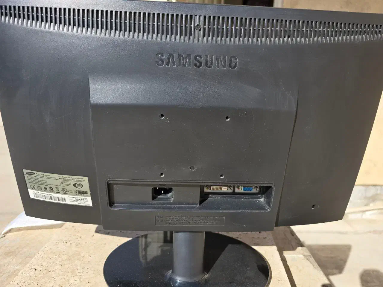 مانیتور Samsung E2020X - توضیحات مطالعه شود|قطعات و لوازم جانبی رایانه|تهران, میدان ولیعصر|دیوار