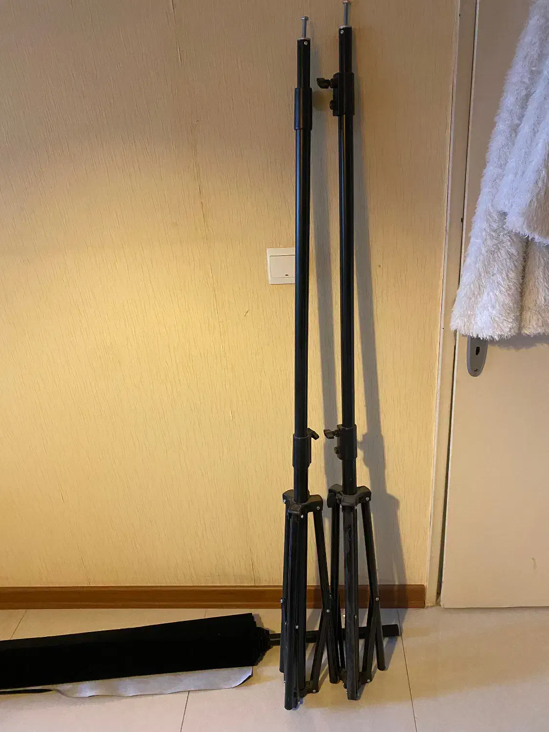 پرده کروماکی ( فون ) مخمل مشکی همراه با پایه|دوربین عکاسی و فیلم‌برداری|تهران, اختیاریه|دیوار